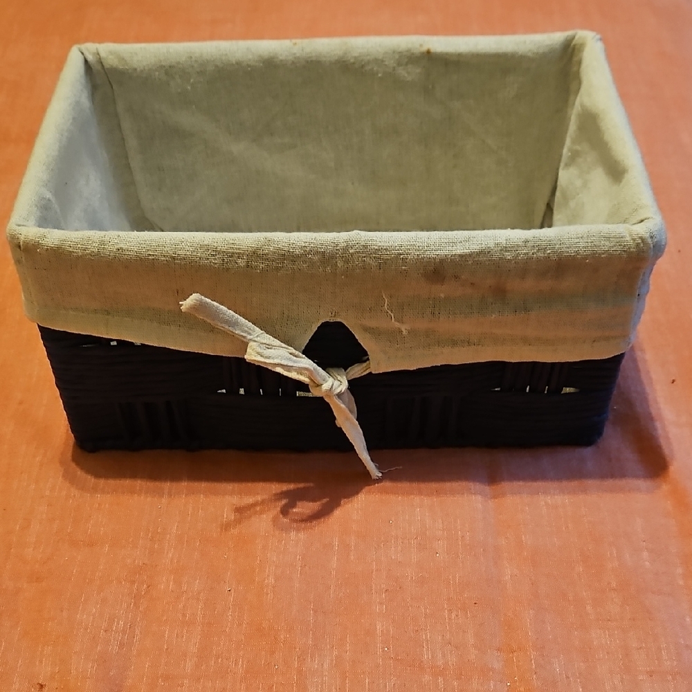 Woven Basket with Cream Lining